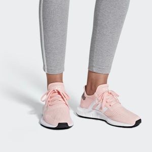 Adidas Swift Run NEW!!